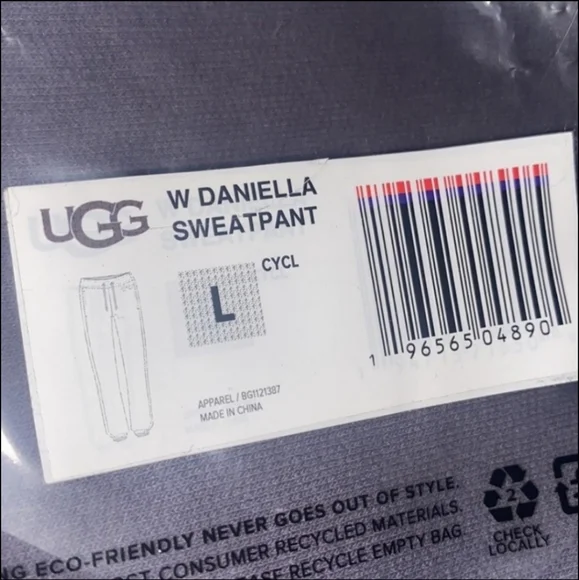 UGG Denise/Daniella Set - Picture 6 of 6